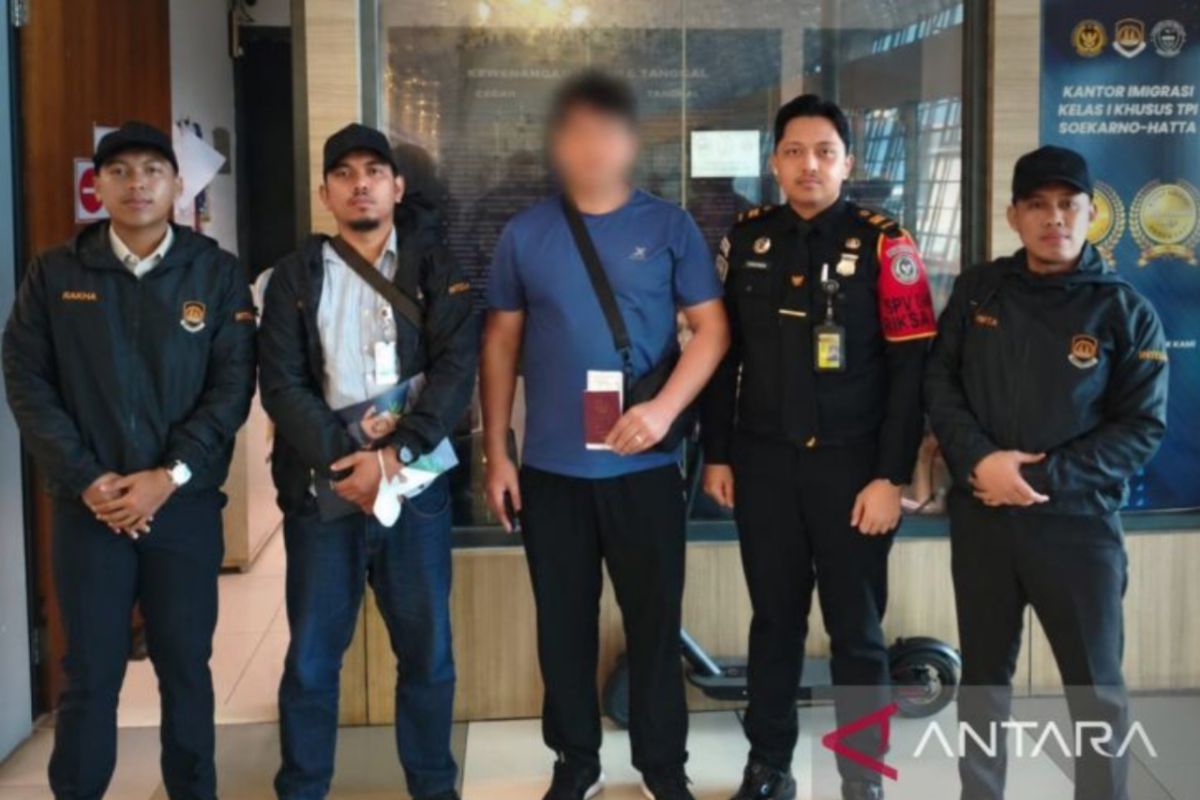 Chinese National Deported from Indonesia for Misusing Stay Permit